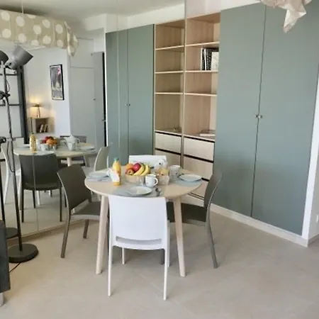 Vue Climatisé, 2 à 4 Pers., Parking En Option à - Fr-1-252a-131 Apartamento *